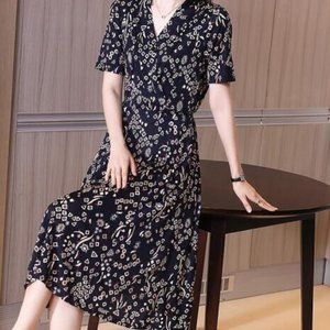 A long skirt with a thin waist